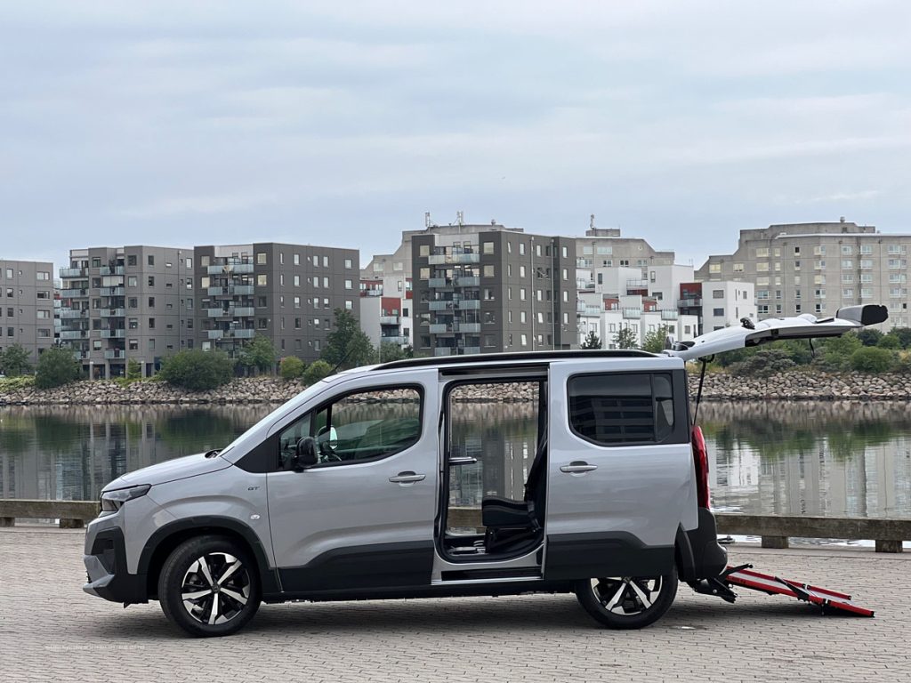 Nya Peugeot Rifter Horizon™ GT L2 - miniatyr 38