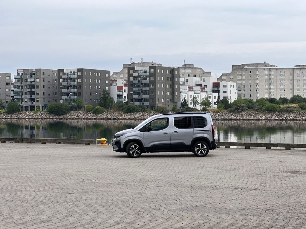 Nya Peugeot Rifter Horizon™ GT L2 - miniatyr 9